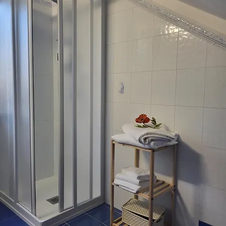 לינה וארוחת בוקר Casa Athena